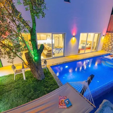 Villa Montana Jakuzili Balayi Tatil Villasi
