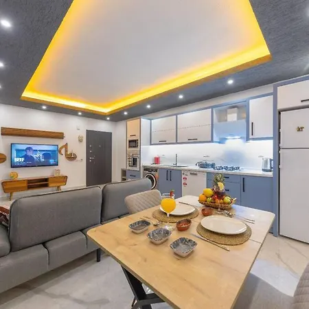 Montana Jakuzili Balayi Tatil Villasi Kas