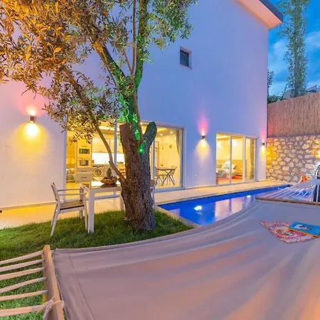 Villa Montana Jakuzili Balayi Tatil Villasi *
