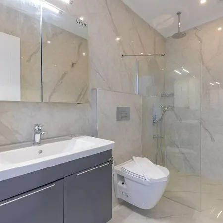 Montana Jakuzili Balayi Tatil Villasi