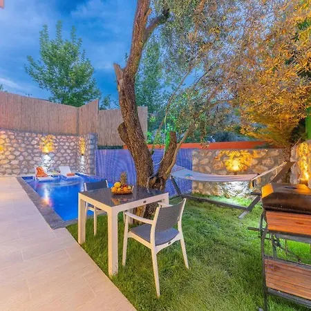 Villa Montana Jakuzili Balayi Tatil Villasi