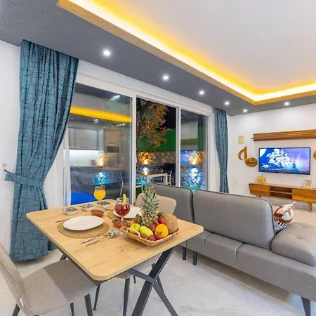 Montana Jakuzili Balayi Tatil Villasi Kas
