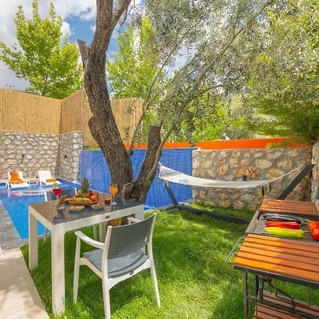 Villa Montana Jakuzili Balayi Tatil Villasi