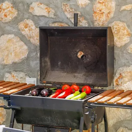 Montana Jakuzili Balayi Tatil Villasi Kas