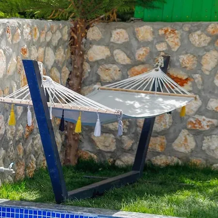 Montana Jakuzili Balayi Tatil Villasi Kas